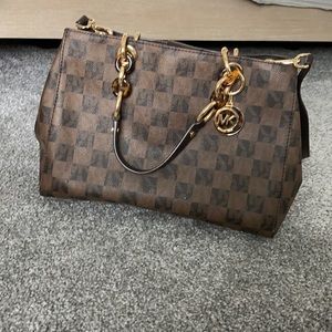Michael Kors Cynthia Medium Satchel